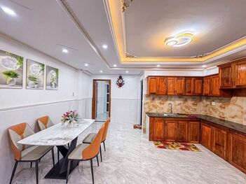 Bán nhà 1TRỆT 1LỬNG, 3 PHÒNG NGỦ, Gần VINCOM HÙNG VƯƠNG