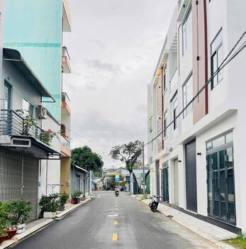 BÁN NHÀ 1T2L đúc mới, MẶT TIỀN (PHẠM HỮU LẦU). Vị trí đẹp vừa ở, KDoanh, VPCTy,...