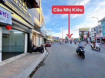 CHO THUÊ nguyên căn Nhà lầu, Mặt Tiền Hùng Vương, tiện KD, buôn bán, CPCTy, Spa,...