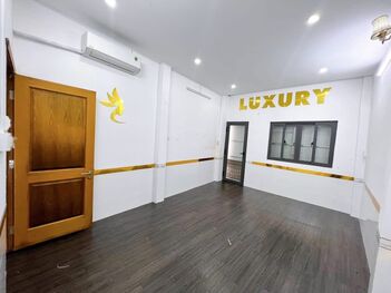 CHO THUÊ nguyên căn Nhà lầu, Mặt Tiền Hùng Vương, tiện KD, buôn bán, CPCTy, Spa,...