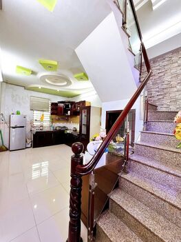 CHO THUÊ nguyên căn Nhà 1T1L, Mặt Tiền 79 Trần Phú, tiện KDoanh, buôn bán, VPCTy, Spa,....