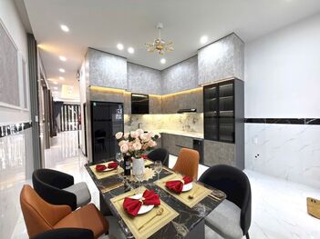 BÁN Nhà 2Lầu đúc, Mới đẹp + Full Nội Thất sang trọng (Mặt tiền - KDC 91B), vị trí đẹp