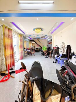 NHÀ 1T1L - GÓC 2 MẶT TIỀN Hẻm ( vừa ở & KDoanh dc). Vị trí rất sáng sủa, gần & đẹp