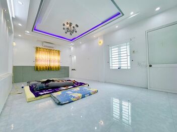 NHÀ 1T1L - GÓC 2 MẶT TIỀN Hẻm ( vừa ở & KDoanh dc). Vị trí rất sáng sủa, gần & đẹp