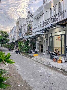 BÁN NHÀ 1T2L đúc, XÂY MỚI. Kế trường Mầm Non Hoa Cúc (Mặt Tiền - KDC Thới Nhựt 1)