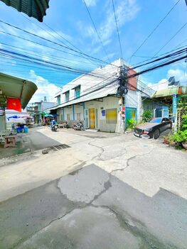 NHÀ 1T1L - GÓC 2 MẶT TIỀN Hẻm ( vừa ở & KDoanh dc). Vị trí rất sáng sủa, gần & đẹp