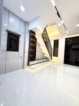 Nhà 1T1L đúc mới, GÓC 2MT HẺM, xe hơi tới nhà. Vị trí trung tâm, gần cầu Trần Hoàng Na