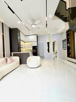 Nhà 1T1L đúc mới, GÓC 2MT HẺM, xe hơi tới nhà. Vị trí trung tâm, gần cầu Trần Hoàng Na