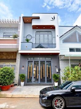 Bán nhà 1T1L đúc măt Mặt Tiền (KDC - VHTĐ). Tặng FULL Nội Thất