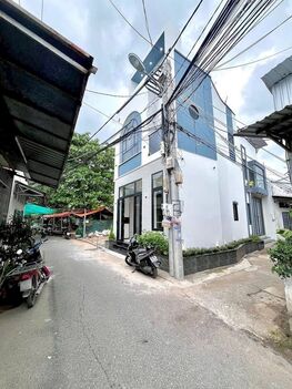 Nhà 1T1L đúc mới, GÓC 2MT HẺM, xe hơi tới nhà. Vị trí trung tâm, gần cầu Trần Hoàng Na