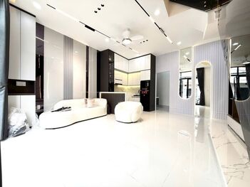 Nhà 1T1L đúc mới, GÓC 2MT HẺM, xe hơi tới nhà. Vị trí trung tâm, gần cầu Trần Hoàng Na