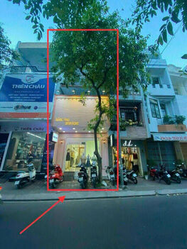 Nhà 2 lầu vị trí cực đẹp mặt tiền Nguyễn Việt Hồng ngay phố thời trang Cần Thơ