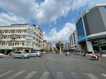 Nhà 3 lầu gần bến Ninh Kiều mặt tiền Nguyễn Thái Học, Cần Thơ - 22 tỷ