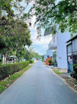 BÁN NỀN - MẶT TIỀN (Đường ĐINH CÔNG CHÁNH). Cách cầu BÌNH THUỶ chỉ 200m