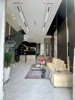 BÁN NHÀ PHỐ HIỆN ĐẠI. Có sân đậu ôtô, 2 MẶT TIỀN (trước Lộ - sau view sông)