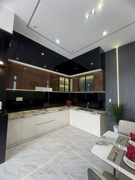 BÁN NHÀ PHỐ HIỆN ĐẠI. Có sân đậu ôtô, 2 MẶT TIỀN (trước Lộ - sau view sông)