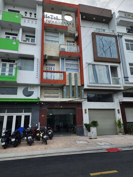 Nhà trệt lửng và 3 lầu vị trí đẹp mặt tiền đường Lương Định Của, Cái Khế, Cần Thơ