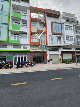 Nhà trệt lửng và 3 lầu vị trí đẹp mặt tiền đường Lương Định Của, Cái Khế, Cần Thơ