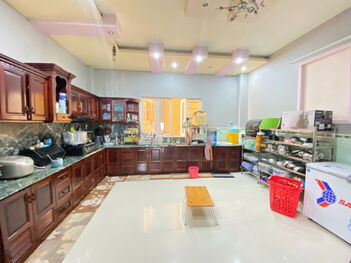 Nhà trệt lửng và 3 lầu vị trí đẹp mặt tiền đường Lương Định Của, Cái Khế, Cần Thơ