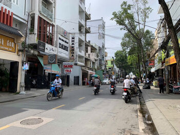 Bán hoặc cho thuê nhà diện tích rộng mặt tiền Phan Đình Phùng sát bến Ninh Kiều, Cần Thơ