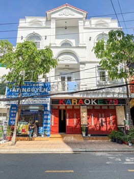 Bán nhà 2 lầu đang kinh doanh Karaoke mặt tiền Lê bình, phường Tân An, Cần Thơ