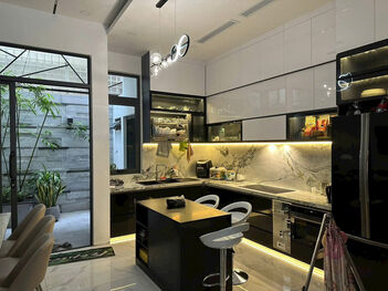 Bán gấp nhà 3 lầu mặt tiền đường Nguyễn Văn Lưu (1B), KDC Nam Long, Cần Thơ