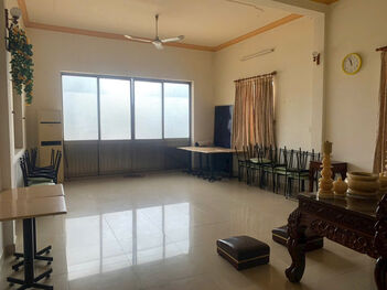 Bán gấp - Nhà 3 lầu và sân thượng mặt tiền đường 3 tháng 2 đối diện đại học Cần Thơ