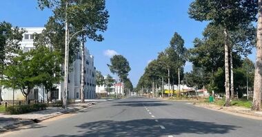 bán lô đất phân lô 5x22m lộ 17m cạnh đền hùng vương đường võ văn kiệt, giá 2,2 tỷ rẻ hơn thị trường 500tr