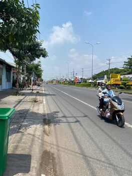 bán dãy trọ 35 phòng + 3 kiot DT1100m2 có 227m thổ cư, mặt tiền 30m bám QL91B đối diện KCN trà nóc