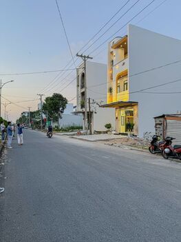 Nhà 1 trệt 2 lầu mới đẹp tại trục chính lộ số 65 D1  KDC Hồng Loan - Cần Thơ  Dt5x16m Full Nội Thất Vip