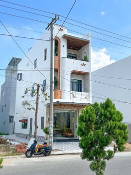 Nhà 1 trệt 2 lầu mới đẹp tại trục chính lộ số 65 D1  KDC Hồng Loan - Cần Thơ  Dt5x16m Full Nội Thất Vip