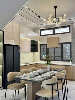 NHÀ 3 TẦNG 4PN FULL NỘI THẤT – 5X16M -80M² – KDC HỒNG LOAN, GẦN CẦU TRẦN HOÀNG NA