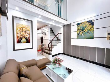 BÁN NHÀ 1trệt 1lửng 1lầu - NHÀ ĐẸP - NHÀ NHỎ XINH XẮN (Hẻm 90 Hùng Vương)