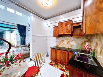 BÁN NHÀ 1trệt 1lửng 1lầu - NHÀ ĐẸP - NHÀ NHỎ XINH XẮN (Hẻm 90 Hùng Vương)