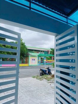 BÁN NHÀ 1T1Lửng, MẶT TIỀN - KDC Bình Nhựt (12Ha8). Đối  diện cổng TRƯỜNG HỌC