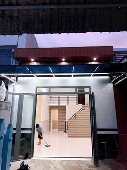 BÁN NHÀ 1TRỆT 1LỮNG, mới đẹp, mua vào ở ngay (TRỤC CHÍNH Hẻm TỔ 15)