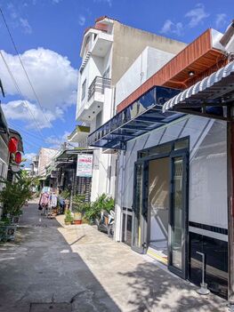 BÁN NHÀ 1TRỆT 1LỮNG, mới đẹp, mua vào ở ngay (TRỤC CHÍNH Hẻm TỔ 15)