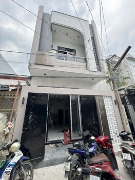 Bán nhà 1 trệt 1 lầu hẻm liên tổ 1-2 Nguyễn Văn Cừ nối dài, diện tích 5x11,8m, 3 phòng ngủ có phòng ngủ tầng trệt, full nội thất