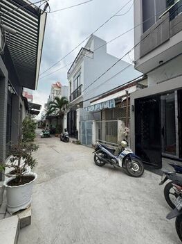 Bán nhà 1 trệt 1 lầu hẻm liên tổ 1-2 Nguyễn Văn Cừ nối dài, diện tích 5x11,8m, 3 phòng ngủ có phòng ngủ tầng trệt, full nội thất