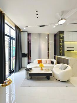 Nhà 1T1L đúc mới, GÓC 2MT HẺM, xe hơi tới nhà. Vị trí trung tâm, gần cầu Trần Hoàng Na