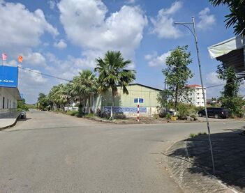 bán nhà góc 2 mặt tiền đường số 18 cồn khương cần thơ, trệt 2 lầu, vị trí đối diện công viên giá tốt