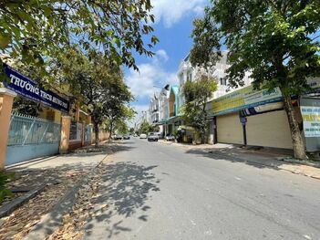 bán nhà đường b12 khu dân cư hưng phú cái răng cần thơ, ngang 9m, đối diện cổng trường học, thích hợp kinh. doanh