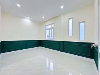 BÁN NHÀ LẦU - GÓC 2MT Hẻm - MỚI TUYỆT ĐẸP (Hẻm 233 NVCừ (gần Cao Đẳng Y Tế CT)