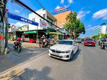 BÁN NHÀ LẦU - GÓC 2MT Hẻm - MỚI TUYỆT ĐẸP (Hẻm 233 NVCừ (gần Cao Đẳng Y Tế CT)