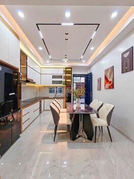 BÁN NHÀ 1T2L đúc, 2 MT Hẻm (trước - sau). Gần sát trường ĐH Công Nghệ - Kỷ Thuật