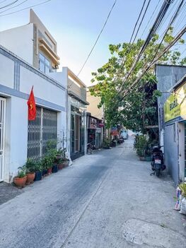 BÁN NHÀ 1T1L, TRỤC CHÍNH HẺM (Đường 30/4). Vị trí đẹp, KDoanh, buôn bán,…