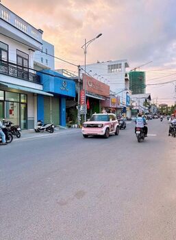 bán nền ngang 9.5m, mặt tiền đường trần nam phú cần thơ, gần trường đại học y dược, bờ hồ,