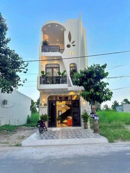 BÁN SIÊU PHẦM - Mặt Tiền - NHÀ 2 LẦU - HIỆN ĐẠI. TẶNG FULL NỘI THẤT CAO CẤP