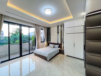 BÁN SIÊU PHẦM - Mặt Tiền - NHÀ 2 LẦU - HIỆN ĐẠI (TẶNG FULL NỘI THẤT CAO CẤP)
