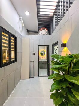 BÁN SIÊU PHẦM - Mặt Tiền - NHÀ 2 LẦU - HIỆN ĐẠI (TẶNG FULL NỘI THẤT CAO CẤP)